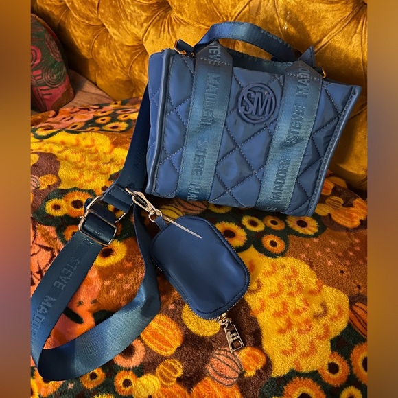 Cobalt blue Steve Madden crossbody bag - Picture 1 of 2